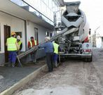 Iniciaron la construcci�n de nuevas aceras en el acceso a O Corpi�o.