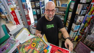 Fernando Miranda, propietario de la Librar�a Miranda