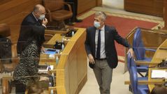 Rueda (derecha), Tellado y Paula Prado, ayer, en el Parlamento