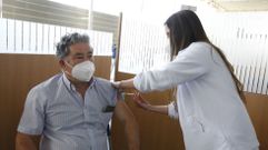 El alcalde de Pontevedra recibi� este s�bado su primera dosis de la vacuna contra el covid