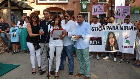 Concentraci�n de repulsa por el crimen de Miriam Vallejo