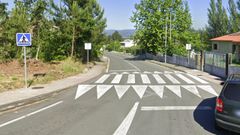 Vista de la carretera EP-8502 en las cercan�as de los centros educativos de Valga.