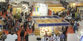 Los espacios entre stands mostraban ayer este aspecto masificado en la Semana Verde. 