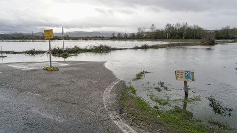 Inundaciones en A Limia, en la carretera entre Zas y Rebordech�.