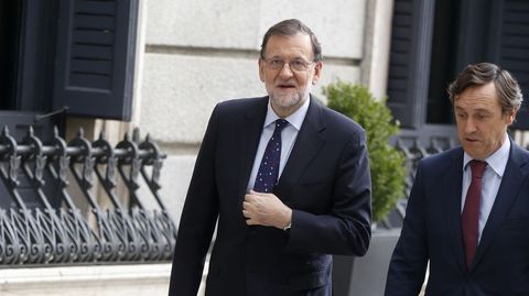 Rajoy lleg� al Congreso acompa�ado de Hernando. 