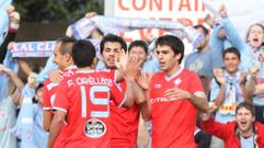 �lex L�pez, Orellana, Natxo Insa y Toni celebran uno de los tantos del equipo ante la afici�n desplazada.