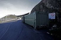 Albada instal� ayer a la entrada de Nosti�n dos empacadoras para los rechazos de la comarca.