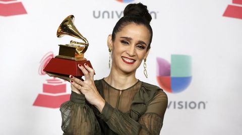 Mejor �lbum Pop/Rock: �Algo Sucede�, Julieta Venegas