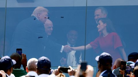 La reina Letizia, saludando a Donald Trump