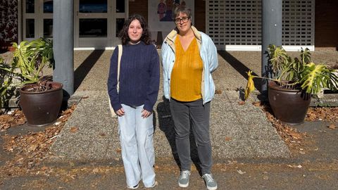 Chiara Pistone y Miriam Astrid Abal, alumnas tituladas del CIFP Montecelo, de Pontevedra, que harán prácticas Erasmus+