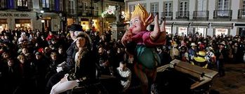 El Meco y la Prima de Riesgo llegaron al Toural montados en un coche Landau franc�s tirado por dos caballos espa�oles de capa torda