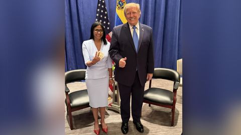 Fotograf�a difundida en la cuenta oficial en X de Delcy Rodr�guez, durante su encuentro con Donald Trump