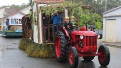 Desfile de carrozas de San Cidre en Boqueix�n