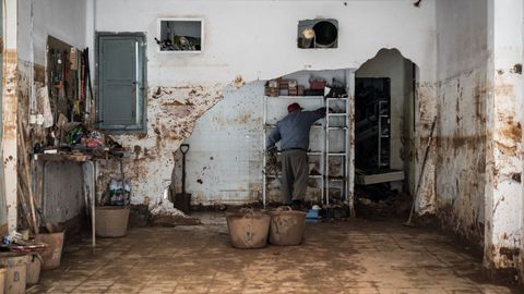 Interior de una vivienda afectada por la dana en Paiporta