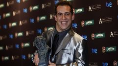 El Langui, con uno de los dos Goyas que posee. 