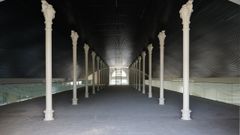 El interior de la Plaza de Abastos qued� di�fano y es necesario definir la distribuci�n de espacios.