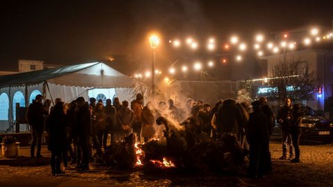 NI�OS FUMANDO EN VAL DO SALGUEIRO 