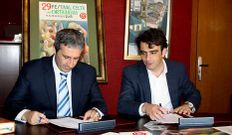 El alcalde y el presidente de la Diputacin firmaron ayer el convenio.