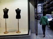 La crisis castiga el comercio y el sector servicios con cierres.