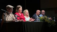 Fern�ndez, Vilela, Mar�a Jos� Pazos, Sar e Varela, onte, no Sal�n do Voluntariado
