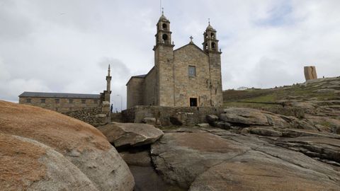 Santuario da Virxe da Barca, en Mux�a, y su entorno