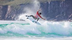 Prueba de la categor�a j�nior en el Gadis Surf Festival