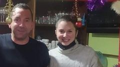 Fran, el camarero fallecido, con Tania Rivera gerente del restaurante A Trasanquesa 