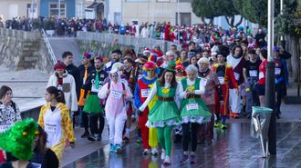 Mucha diversi�n y disfraces de lo m�s originales en la San Silvestre Malpicana