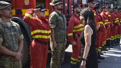 La ministra de Defensa, el pasado sbado con miembros de la UME en Vilaboa.