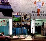 Los operarios terminaban pasadas las 21.00 en tribuna. 