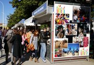 El mercado ofrece tambi�n una exposici�n fotogr�fica