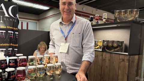 Wlag es una empresa australiana quye ofrece vasos de vino listos para consumir