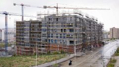 Imagen del nuevo edificio que se está construyendo en la avenida de Xuxán con fondos de la Xunta.