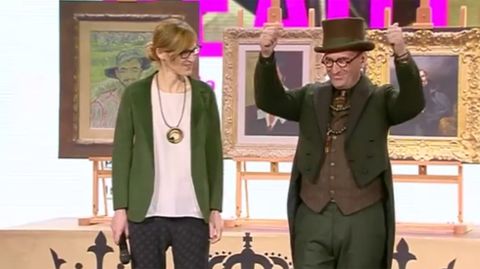 Paco Cao, junto a la directora de la Galleria Nazionale, en el �T� si que vales� italiano