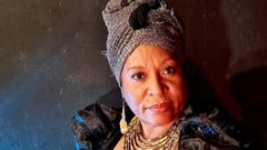 Dania Diva, cantante l�rica. 