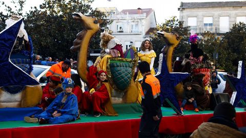 Cabalgatas de Reyes de Ourense.Cientos de personas se congregaron en las calles de Xinzo para recibir a los Reyes Magos