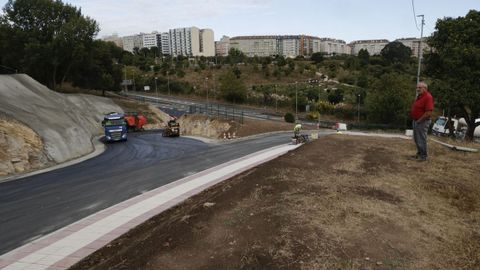 Obras del vial del Chuac para conectar con la AC-10 en el nudo de Casablanca por el que se desviará provisionalmente el tráfico.