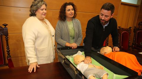 El alcalde de Cambados y directivas de la asociacin Mulleres Salgadas presentaron esta maana el curso en el Concello