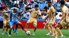 Antoito Cordero pugna por el baln con David Mella en el partido que el Dpor y el Mlaga jugaron la pasada campaa en Riazor