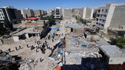 Un barrio de la ciudad iran� de Karaj destruido por las bombas
