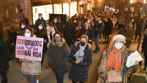 La marcha reivindicativa, en las calles de Laln.