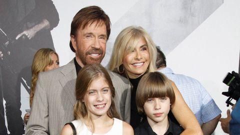 Chuck Norris, su mujer Gena y sus hijos Danilee Kelly y Danilee Kelly y Dakota Alan, durante una gala en el a�o 2012