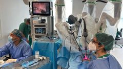 Intervencin quirrgica en el Hospital de Cabuees