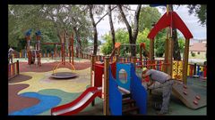 Parque infantil Irm�ns Dios Mosquera