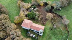 El monasterio de San Xo�n de Camba est� en Castro Caldelas.