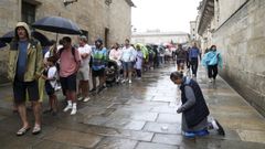 La cola para entrar en la catedral de Santiago llega al Obradoiro