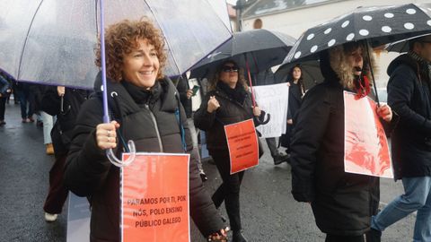 �Marcha f�nebre� por la educaci�n p�blica en Ferrol.
