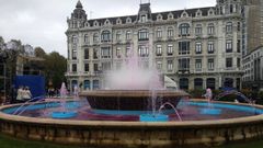 Fuente de La Escandalera con el agua rosa