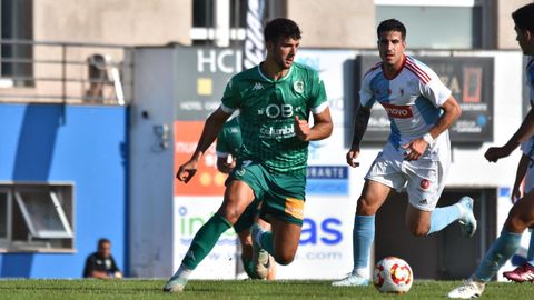 Nacho Ramn, de verde, en un partido de la pretemporada del Arenteiro.