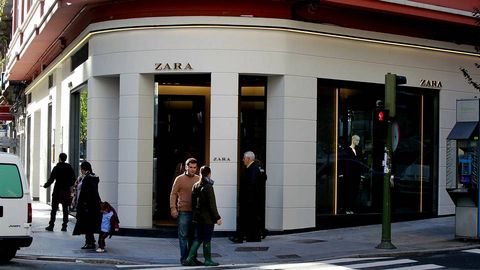 La primera tienda de Zara situada en la calle Juan Fl&oacute;rez, en A Coru&ntilde;a, abri&oacute; hace 50 a&ntilde;os